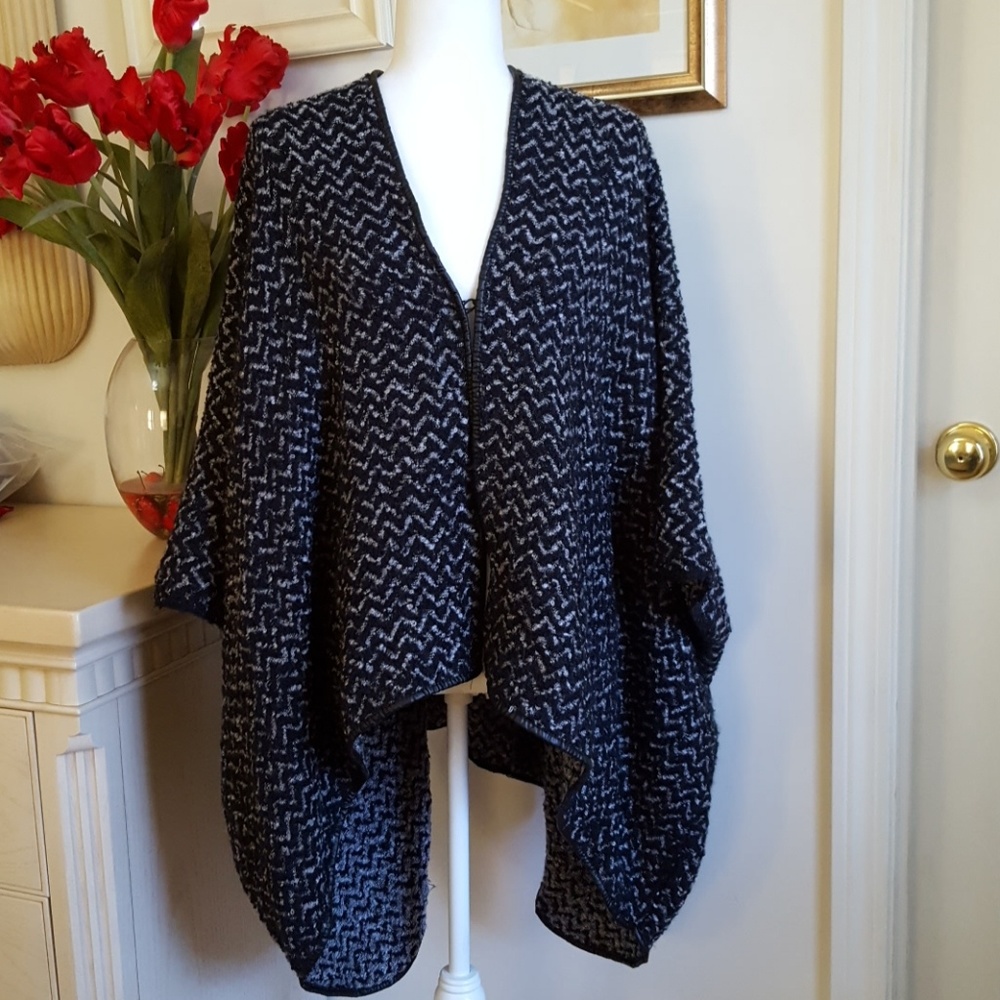 Cejon womens cape